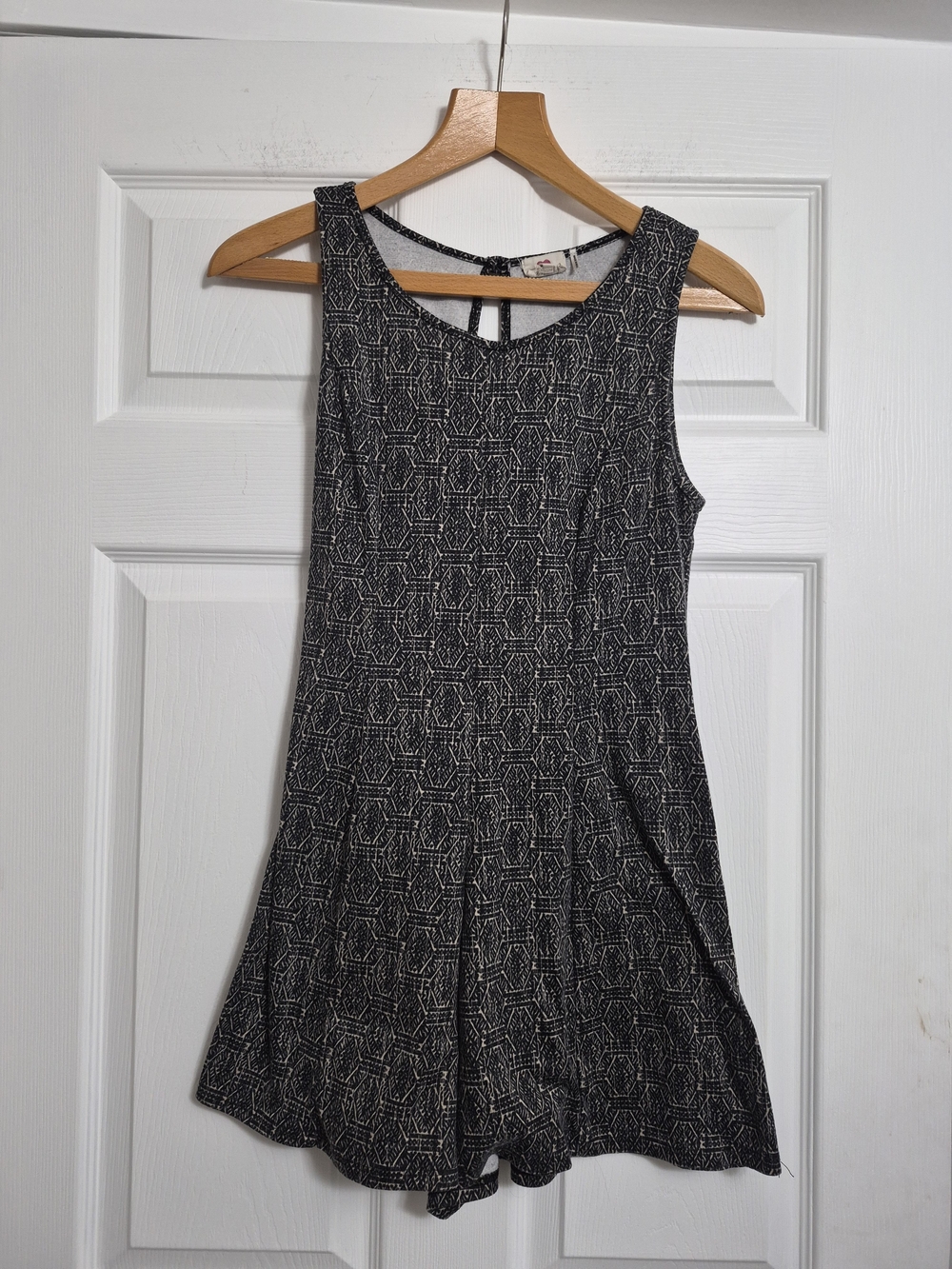 one clothing Black & White Geometric Sleeveless Romper